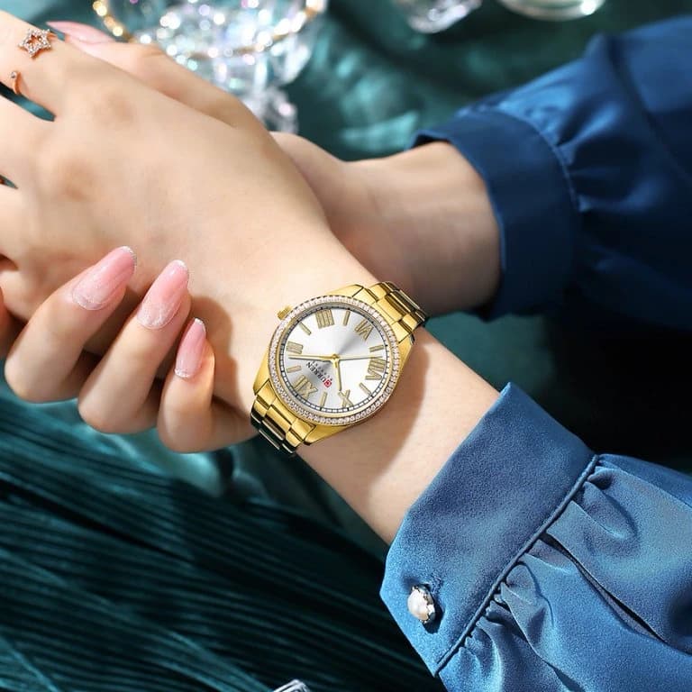 Montr tendance femme Curren bracelet en acier water resistant 30m