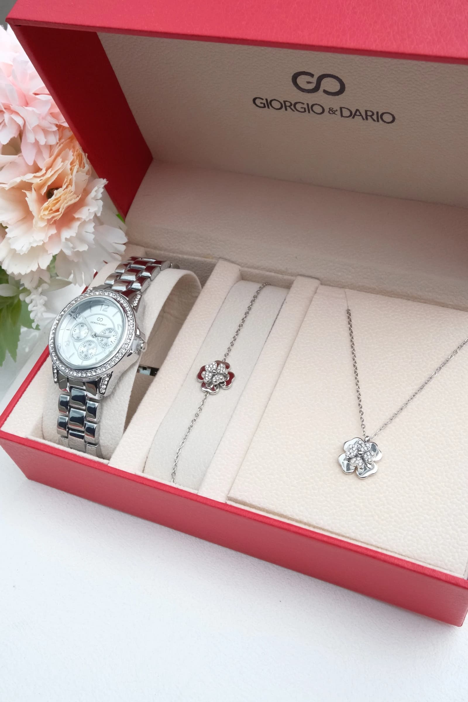 COFFRET FEMME AVEC PARURE ACIER
