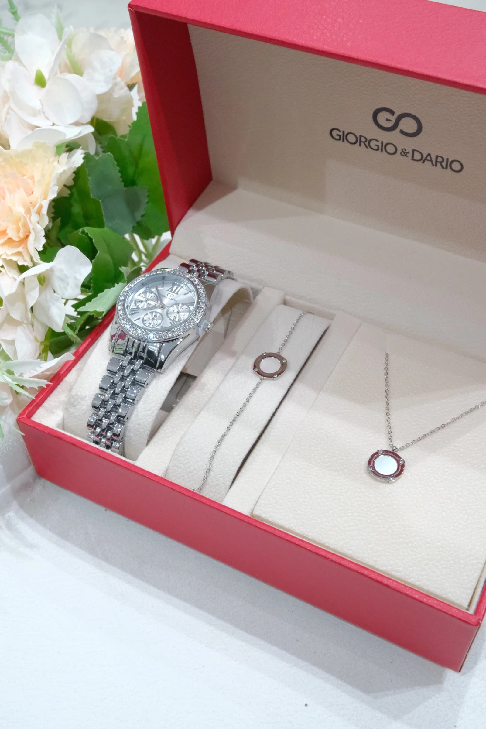 COFFRET FEMME AVEC PARURE ACIER