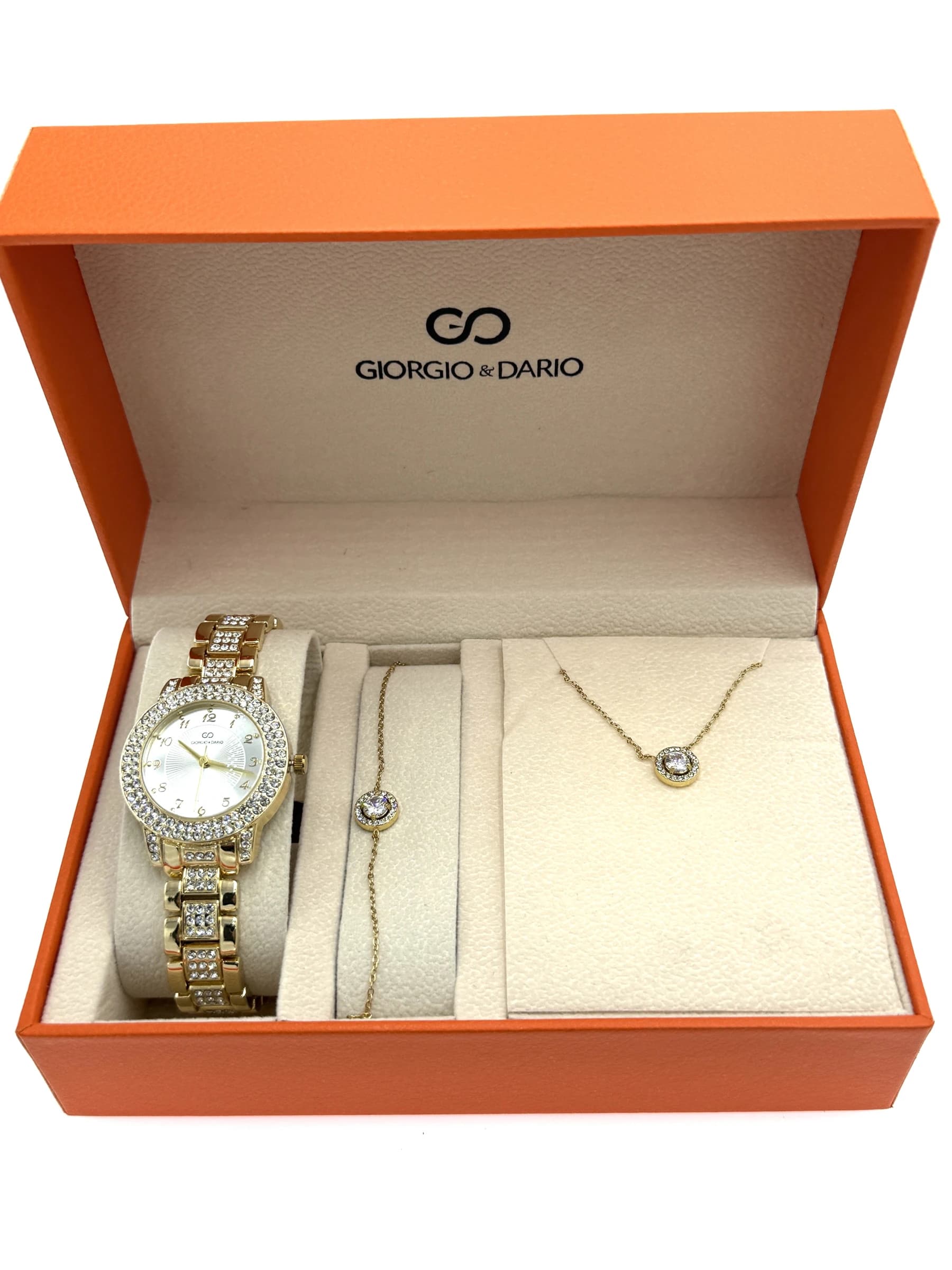 Coffret cadeau tendance femme G&D avec le bijoux en acier