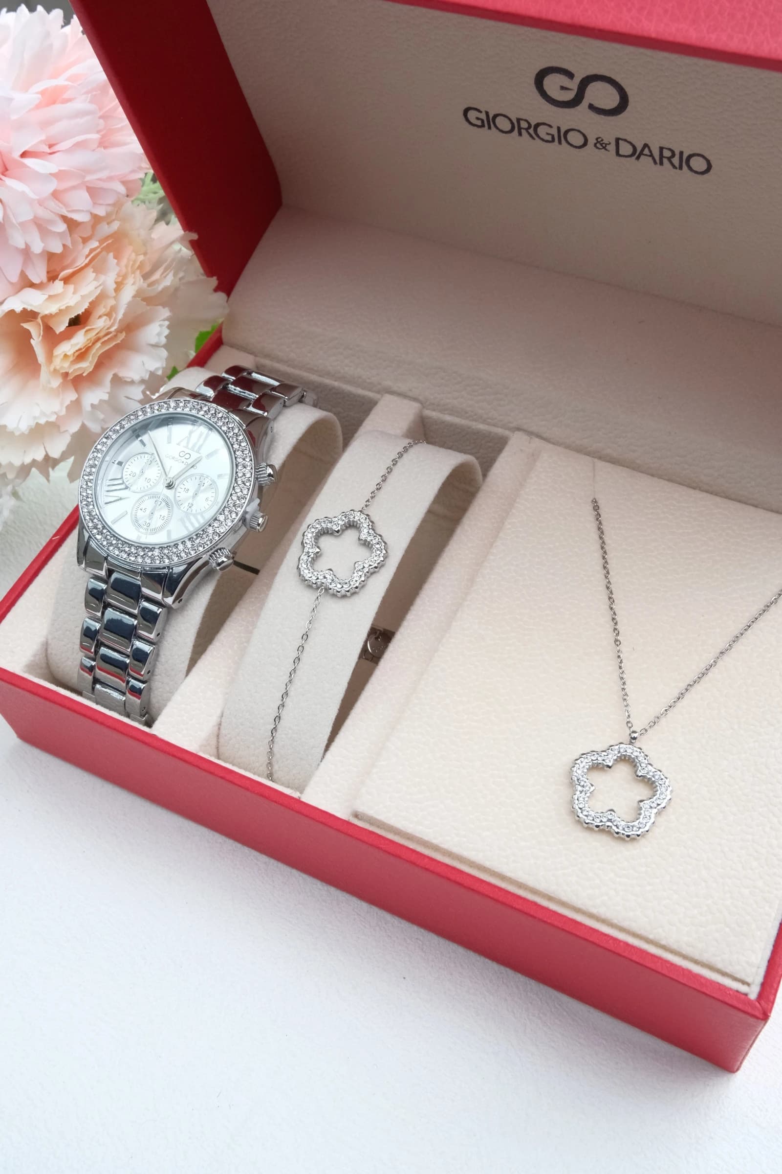 COFFRET FEMME AVEC PARURE ACIER