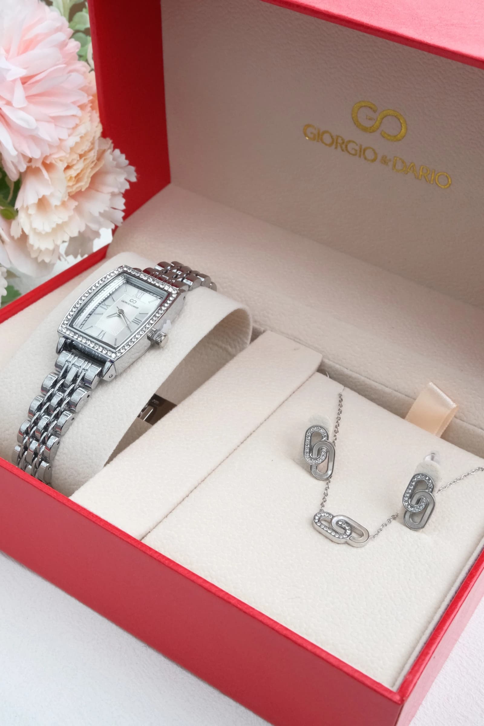 COFFRET FEMME AVEC PARURE ACIER