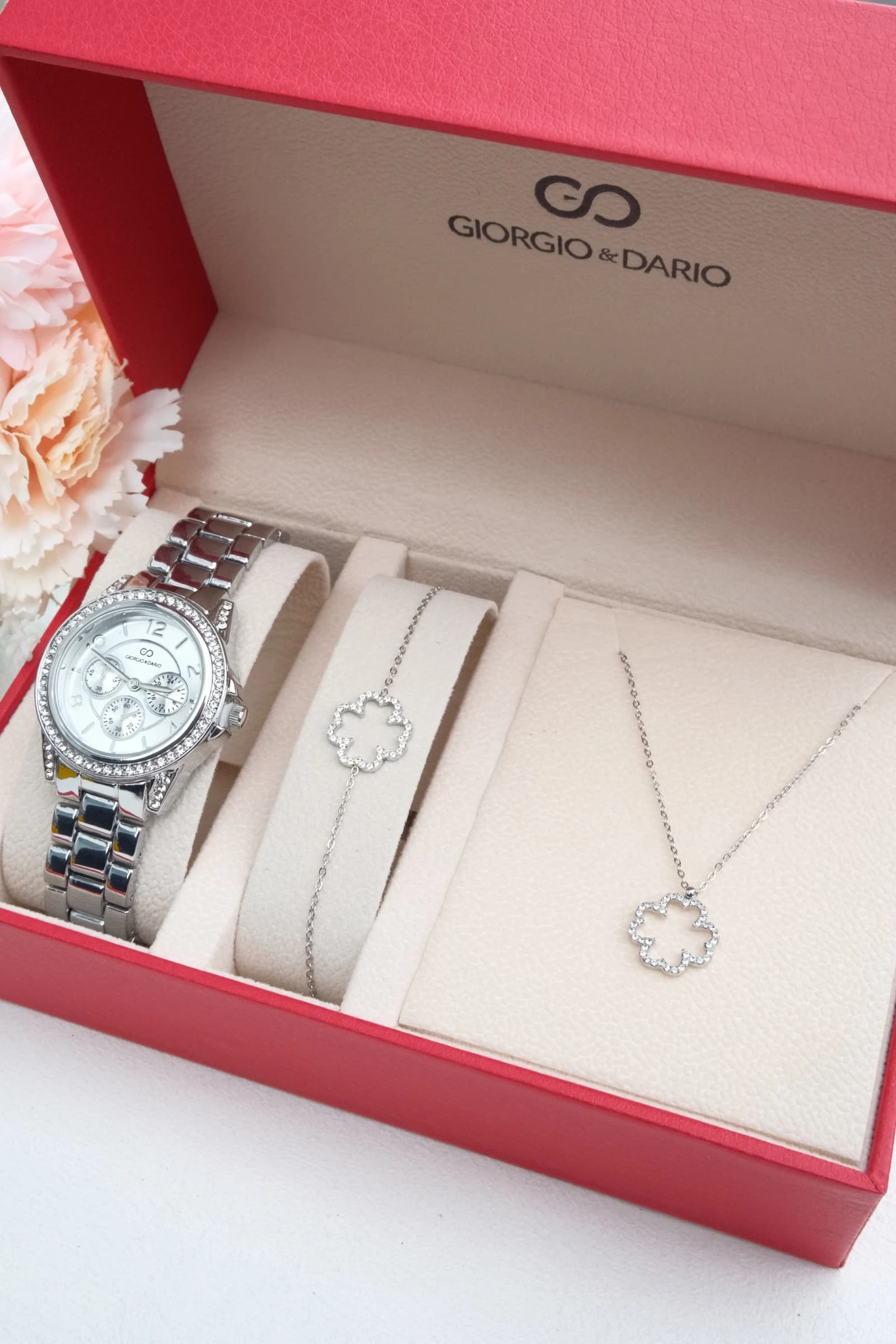 COFFRET FEMME AVEC PARURE ACIER