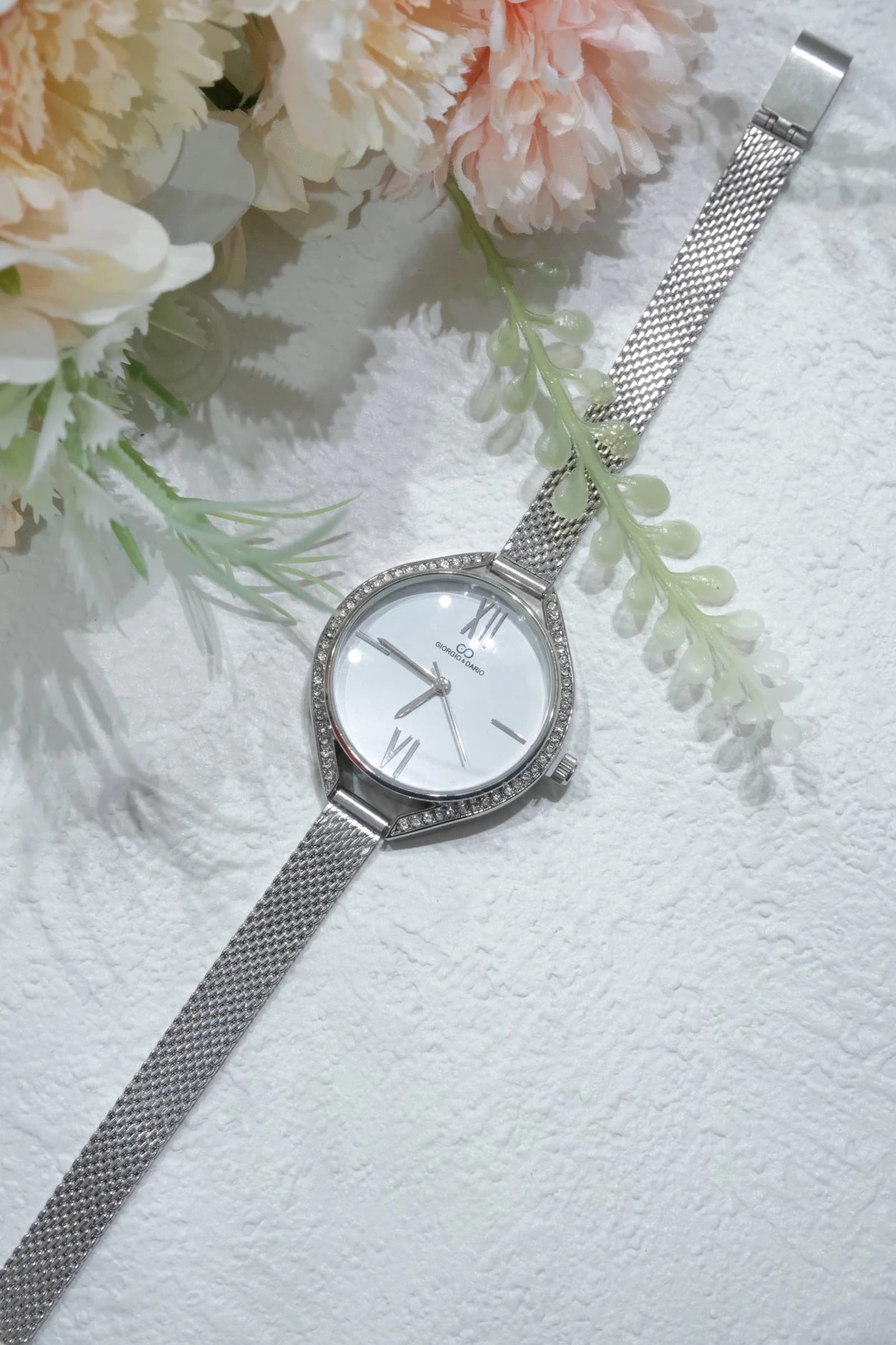 Montre femme G&D avec son bracelet en acier et réglable