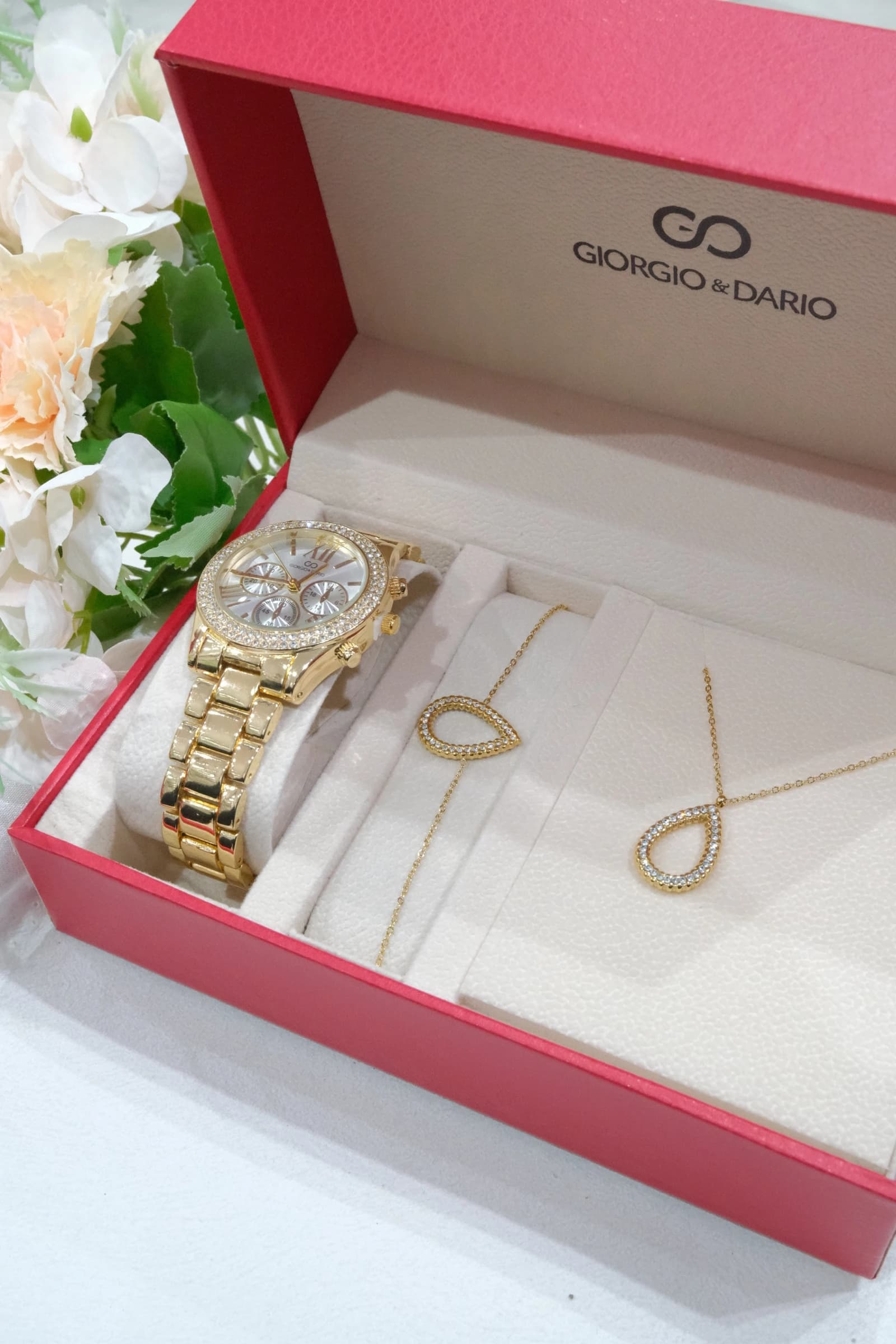 COFFRET FEMME AVEC PARURE ACIER