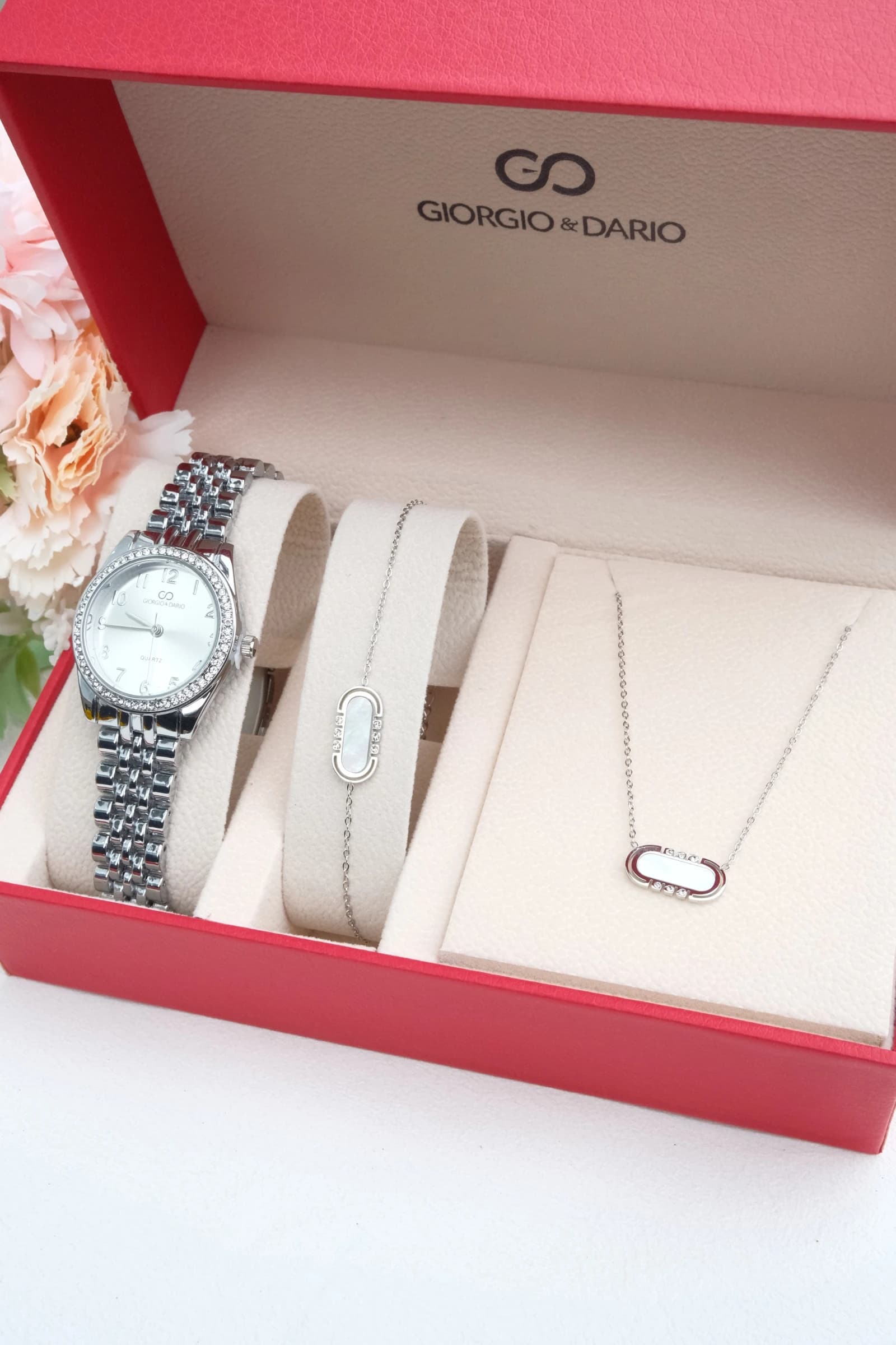 COFFRET FEMME AVEC PARURE ACIER