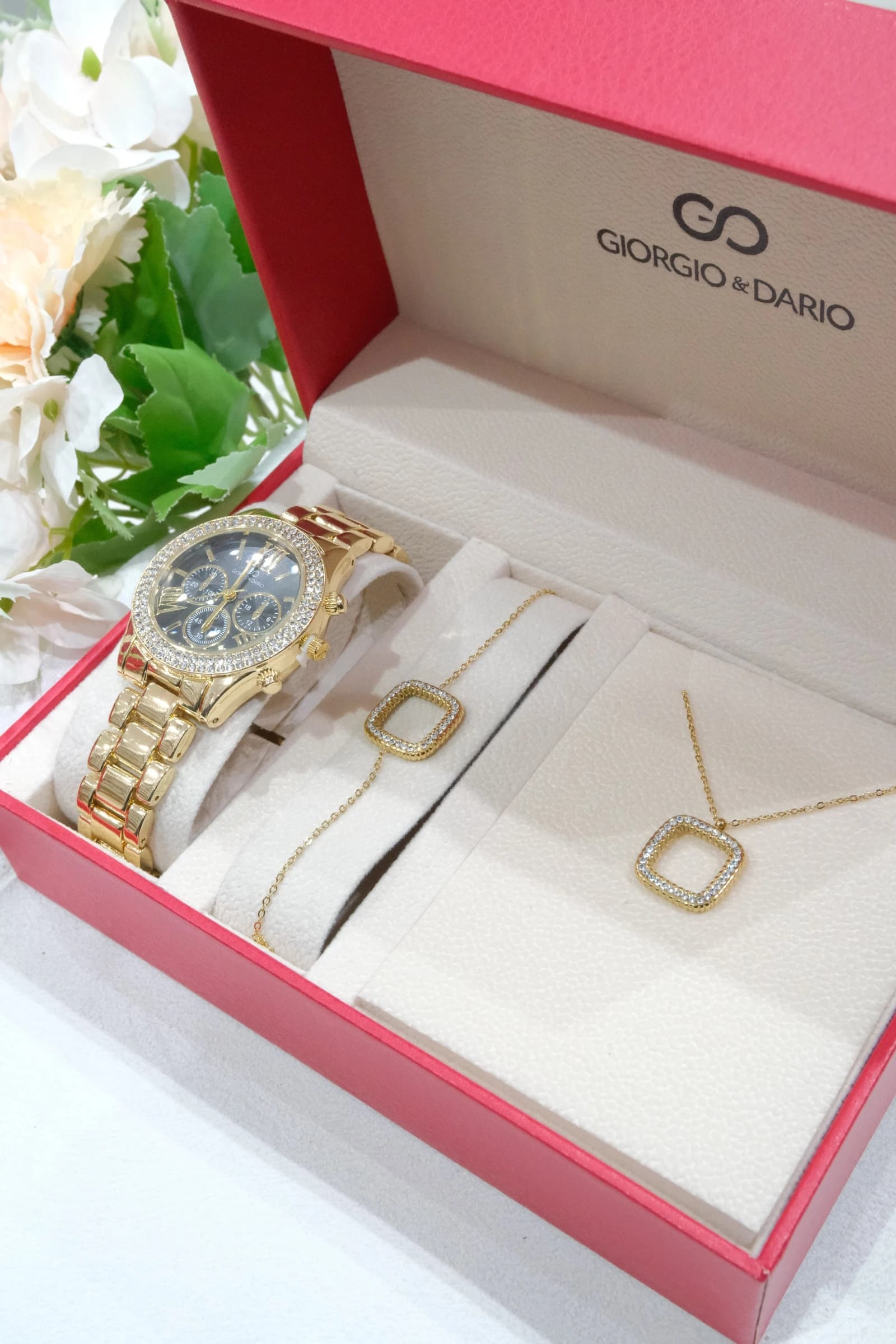 COFFRET FEMME AVEC PARURE ACIER