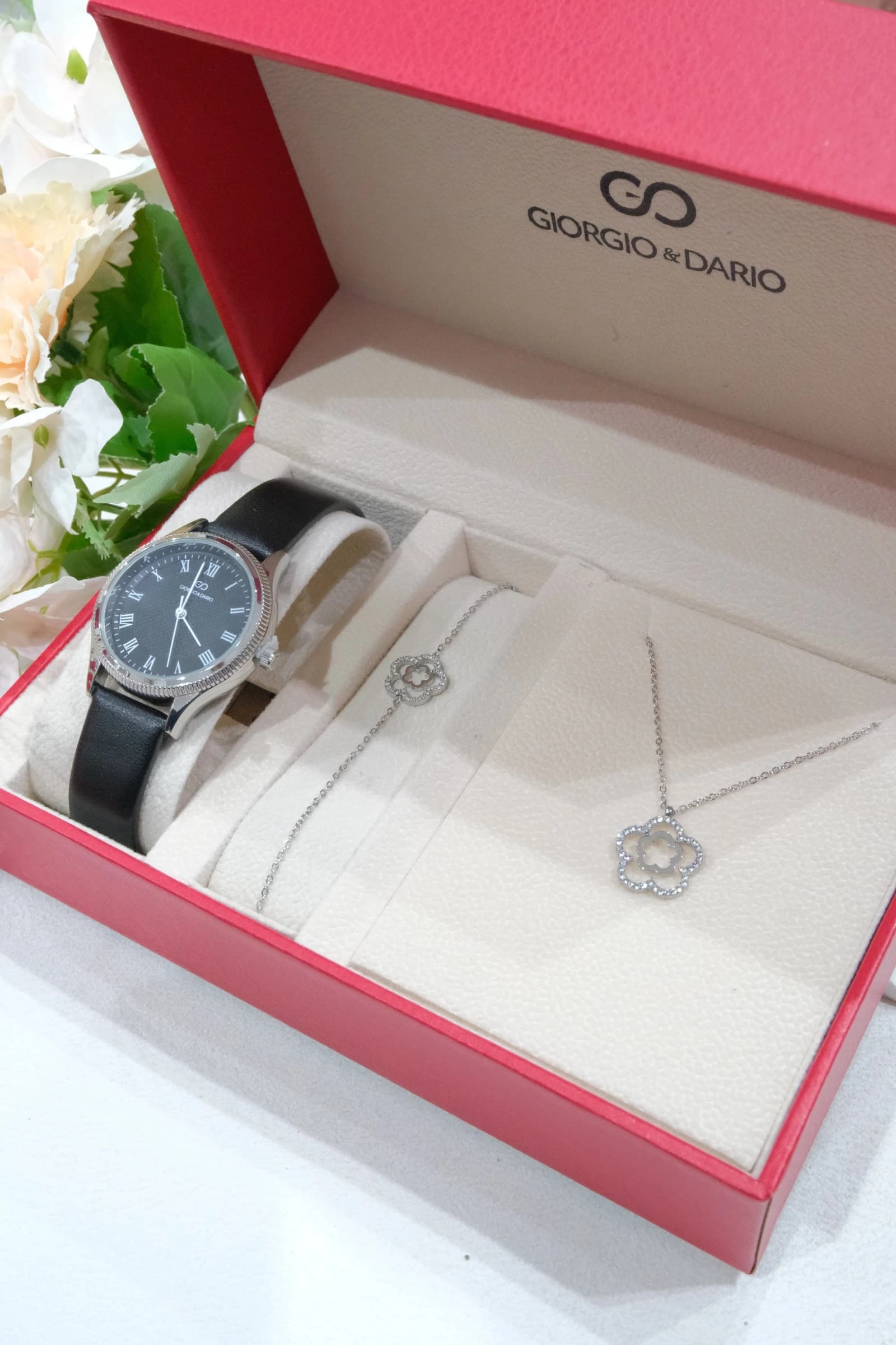 COFFRET FEMME AVEC PARURE ACIER