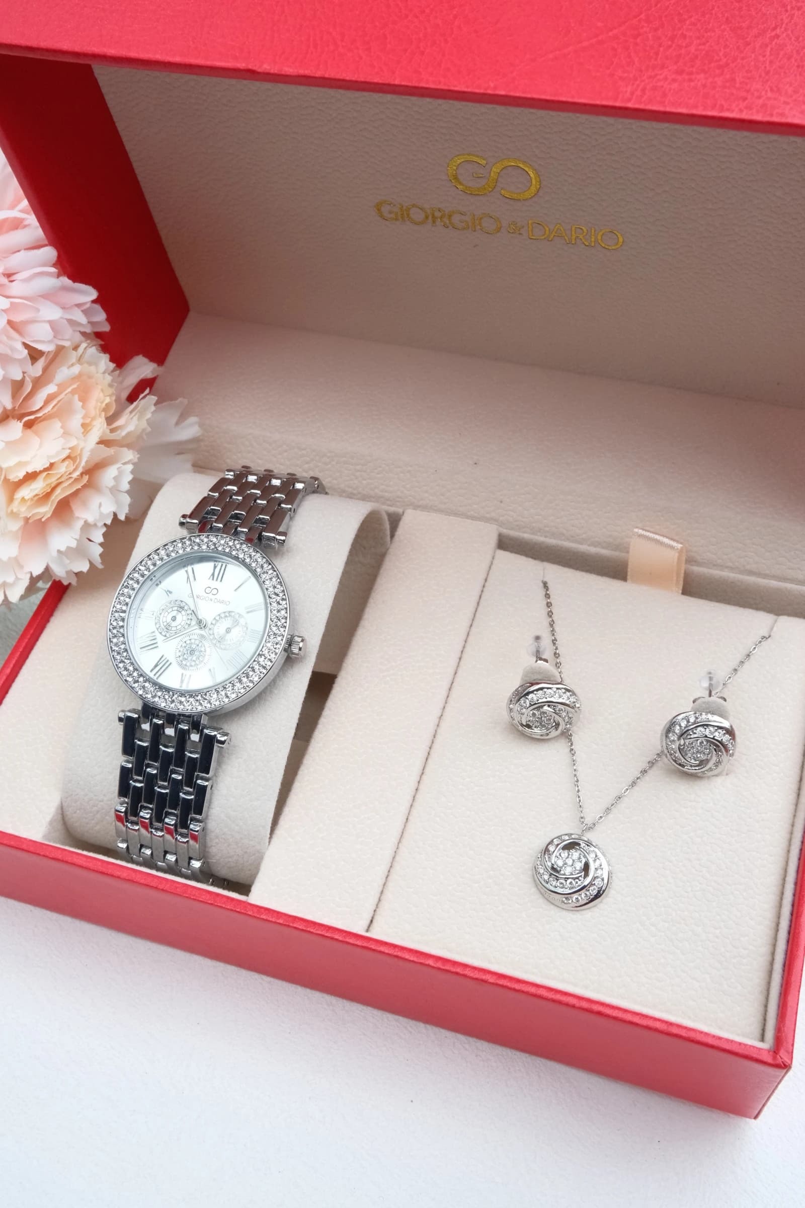 COFFRET FEMME AVEC PARURE ACIER
