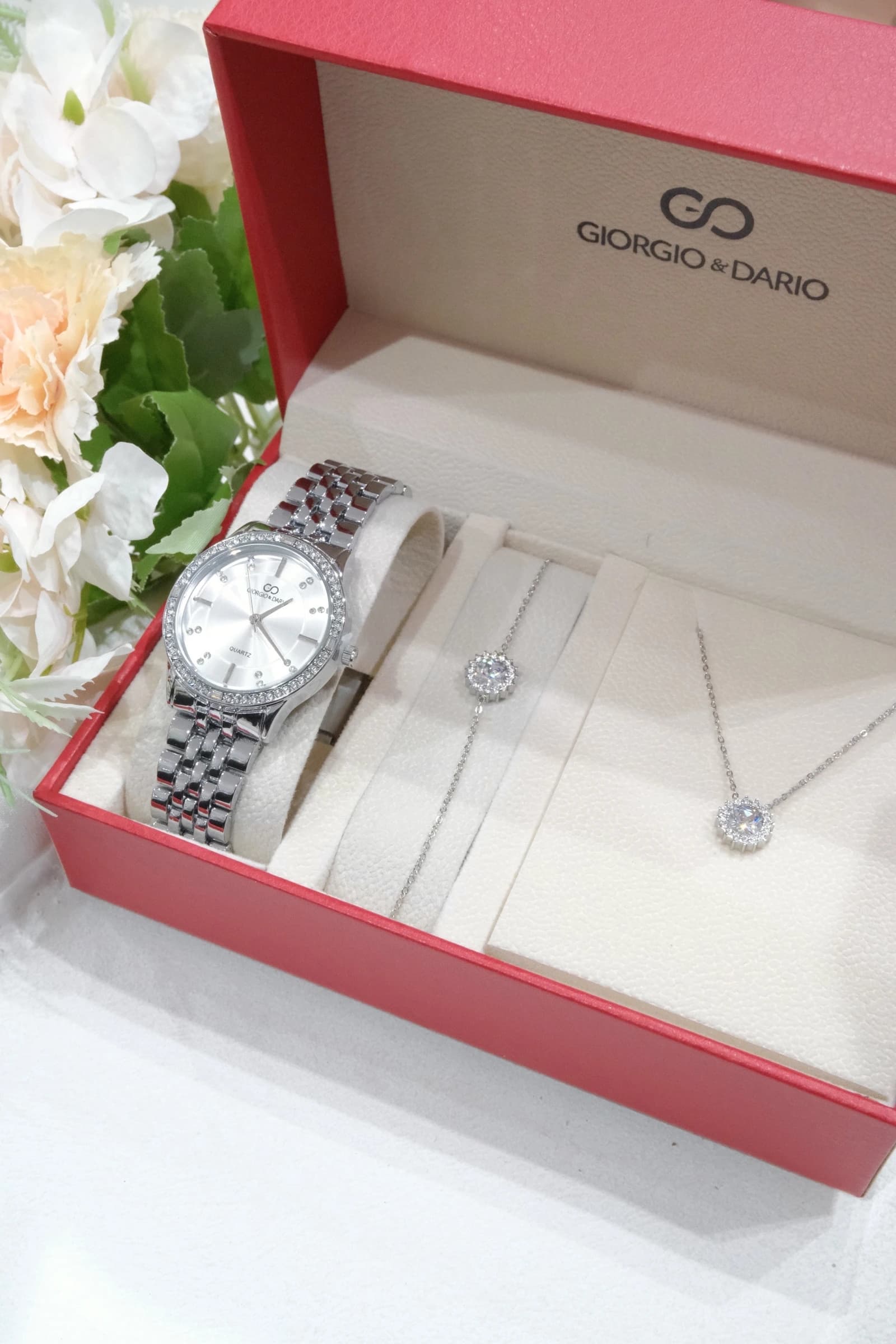 COFFRET FEMME AVEC PARURE ACIER