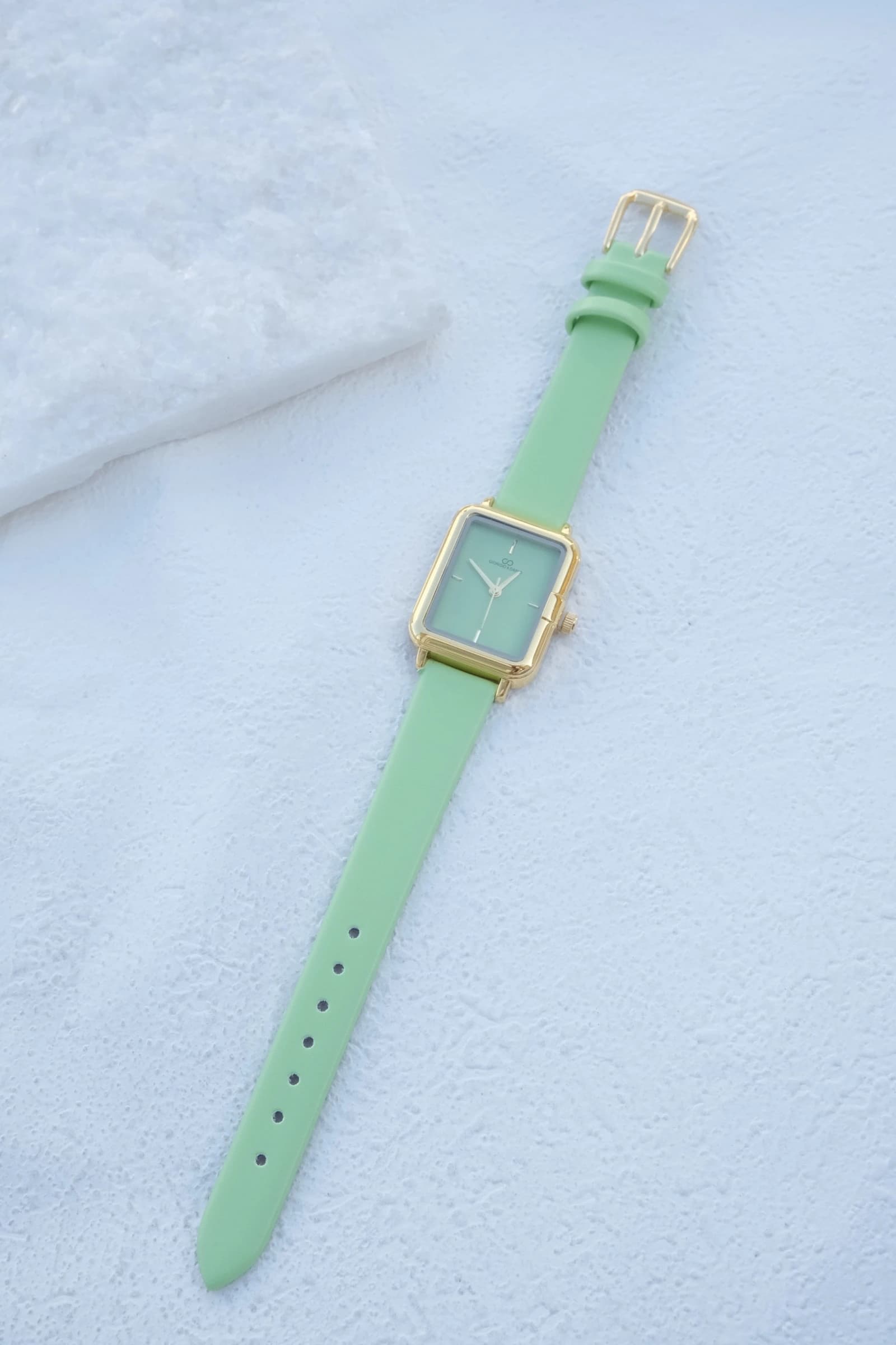 Montre femme tendance en similicuir Giorgio&Dario