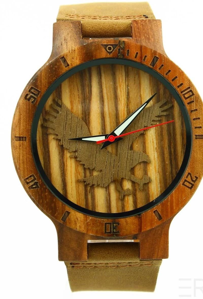 MONTRE EN BOIS