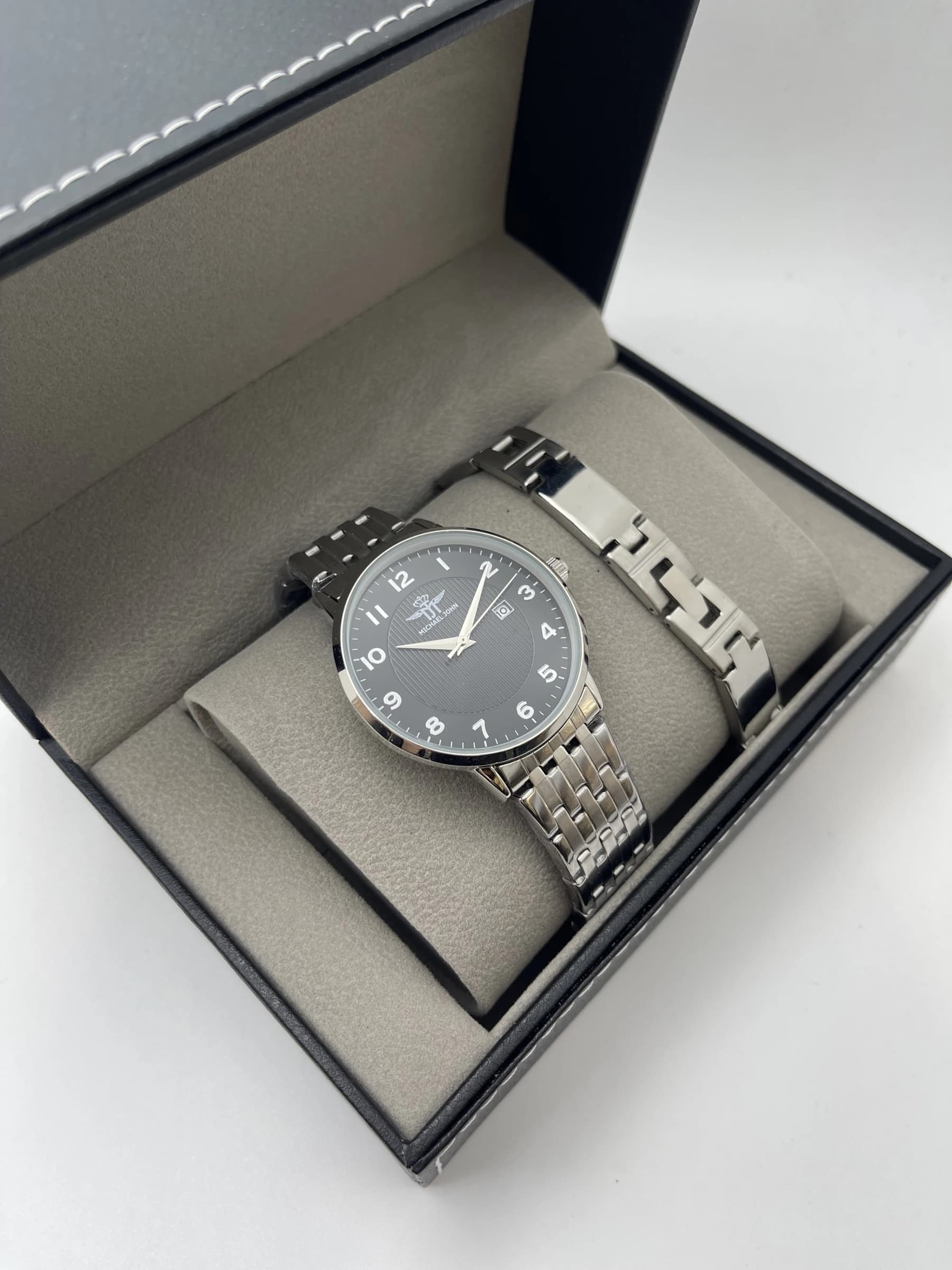 Coffret montre homme Michael John avec bijoux en acier