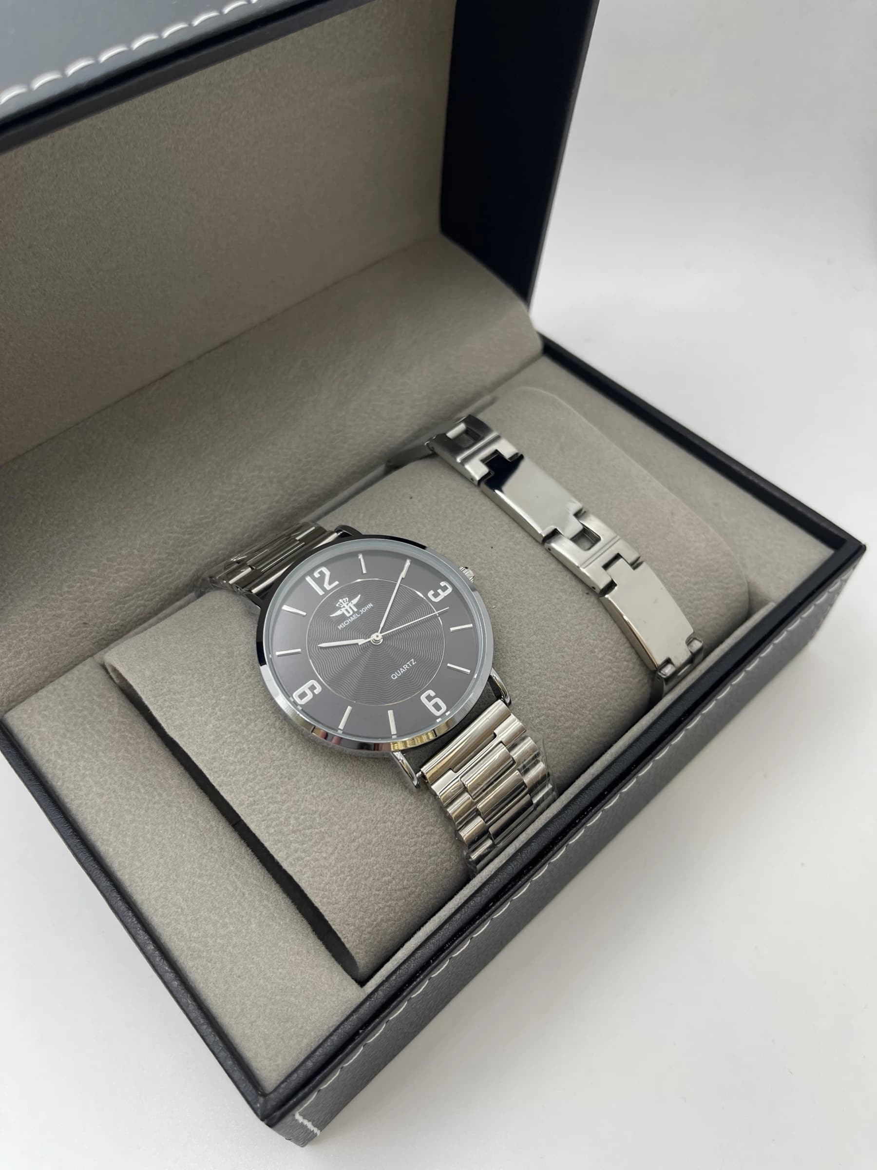 Coffret montre homme Michael John avec bijoux en acier